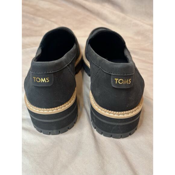 TOMS Cara Black Leather Platform Loafers Women’s 9 Lug Sole Modern Preppy - Picture 5 of 9